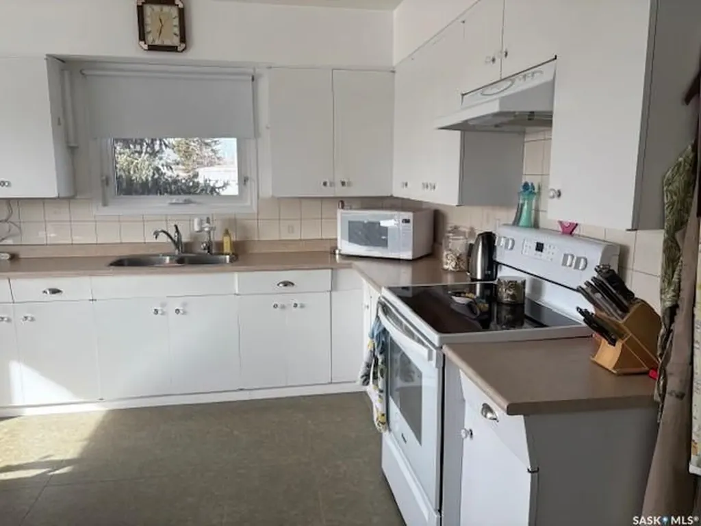 211 Throne Street Sceptre SK S0N 2H0