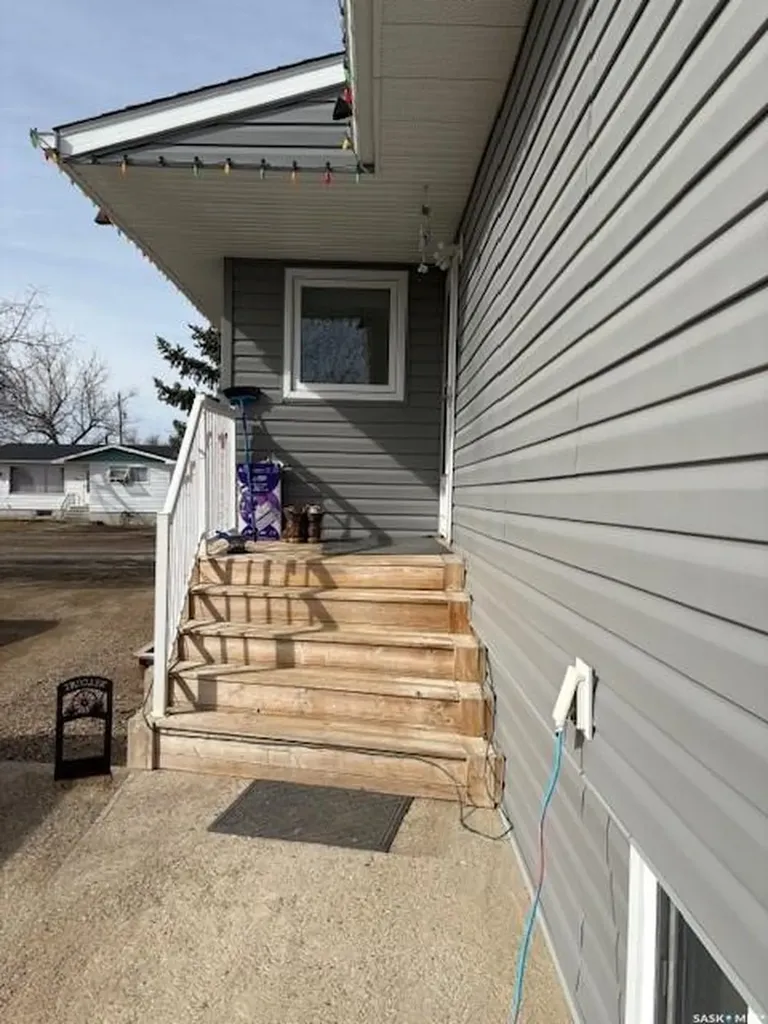 211 Throne Street Sceptre SK S0N 2H0