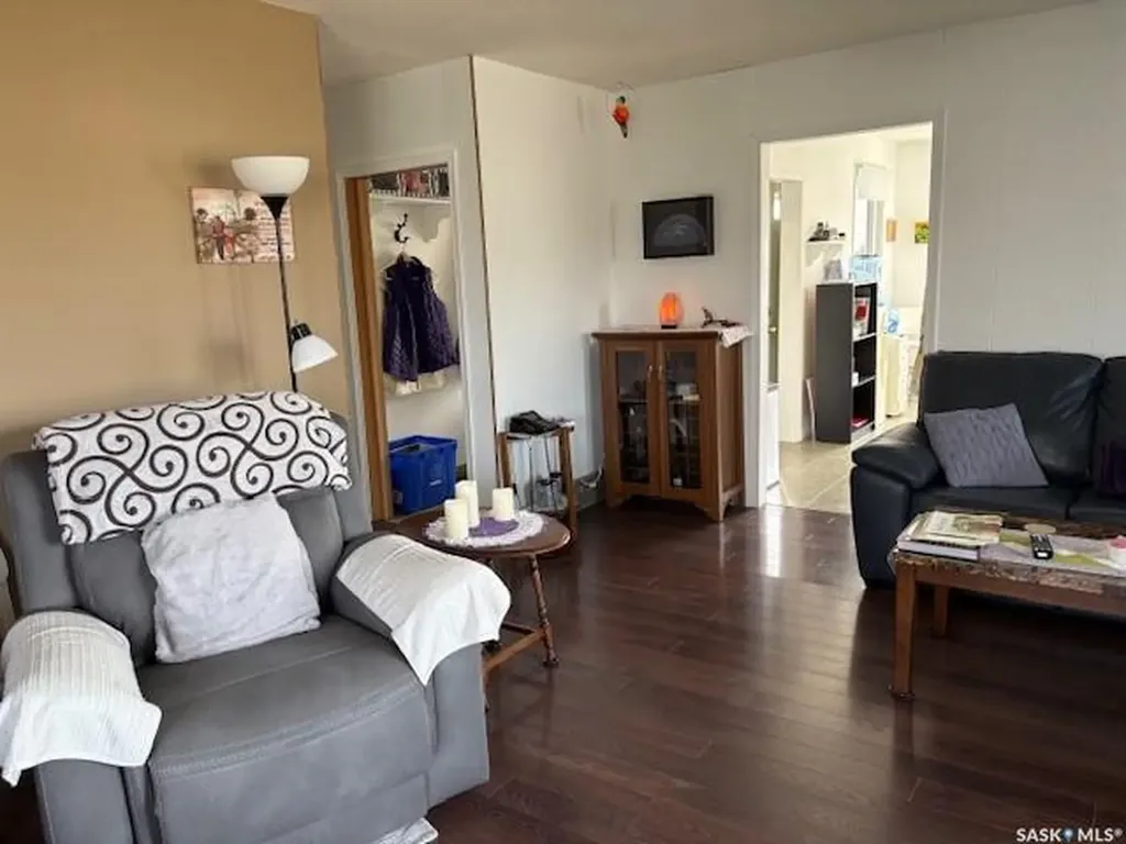 211 Throne Street Sceptre SK S0N 2H0
