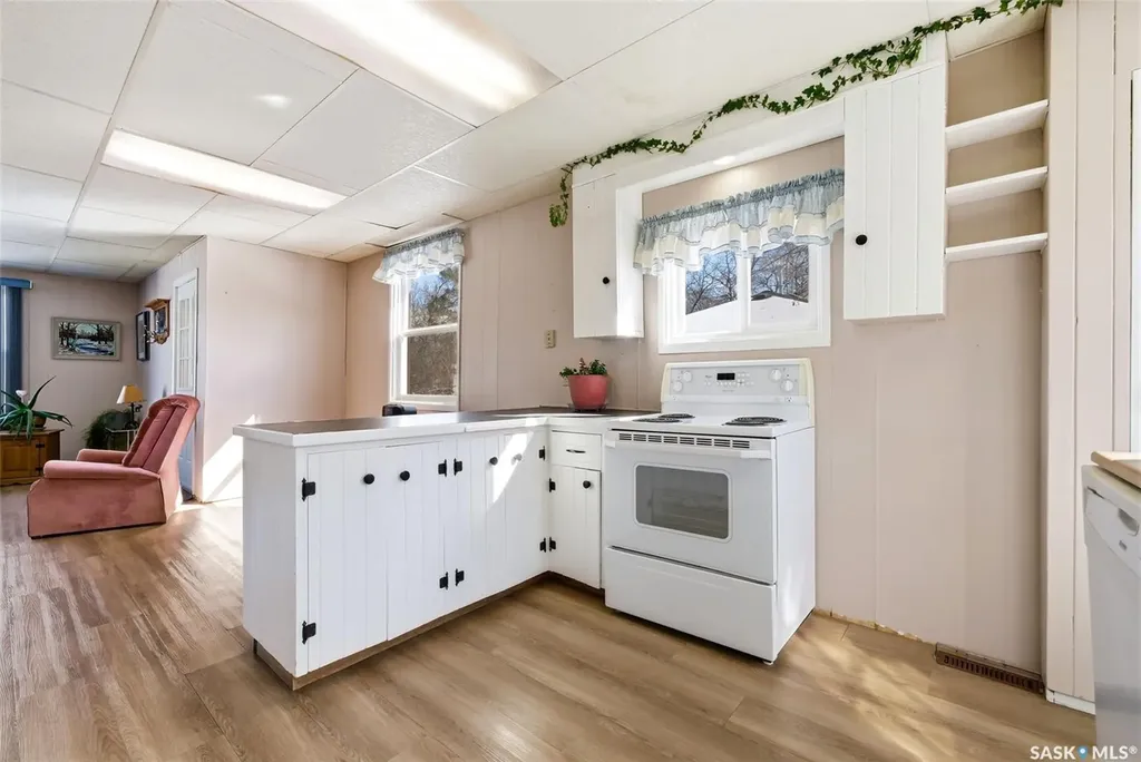 347 Green Avenue Regina Beach SK S0G 4C0
