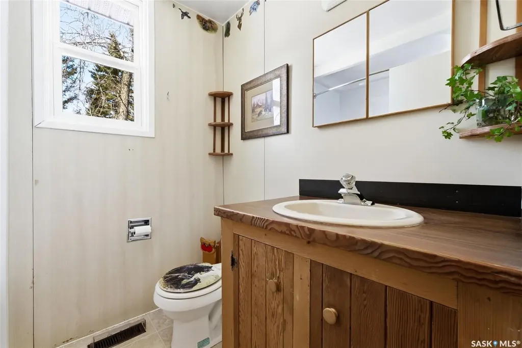 347 Green Avenue Regina Beach SK S0G 4C0