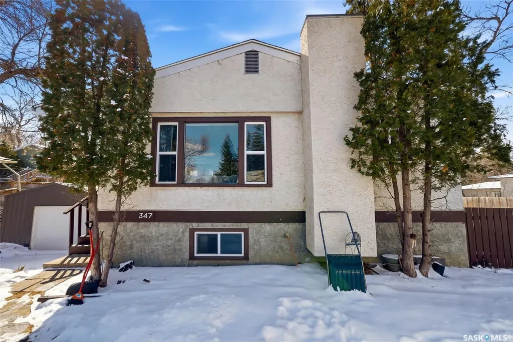 347 Green Avenue Regina Beach SK S0G 4C0