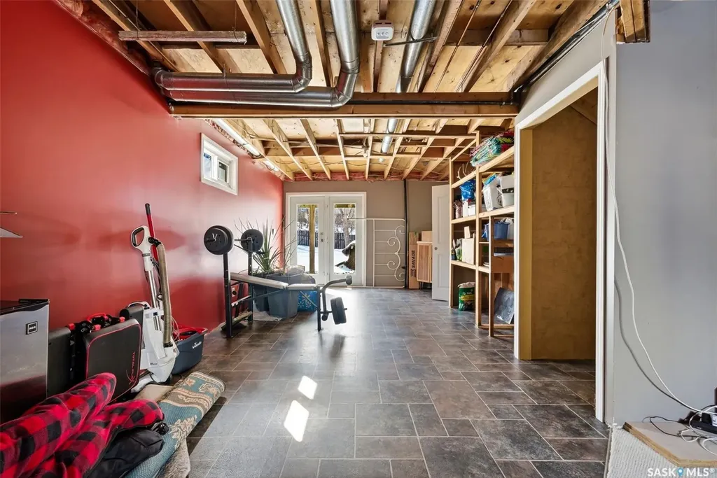 347 Green Avenue Regina Beach SK S0G 4C0