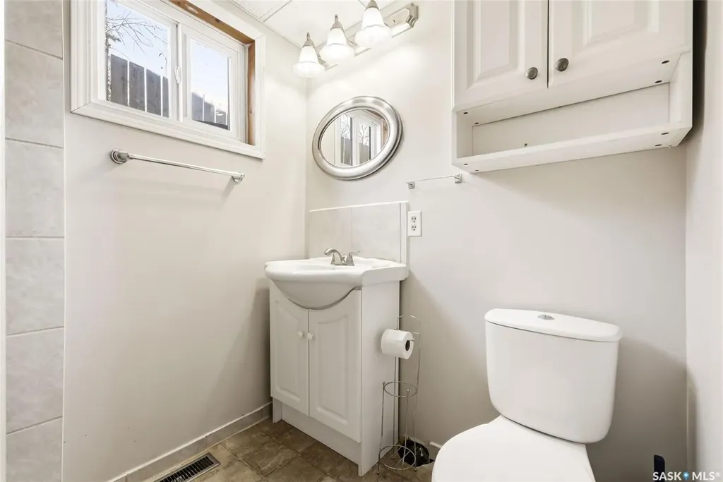347 Green Avenue Regina Beach SK S0G 4C0