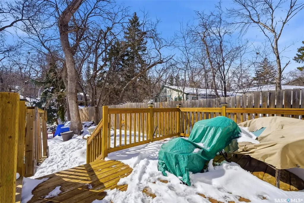 347 Green Avenue Regina Beach SK S0G 4C0