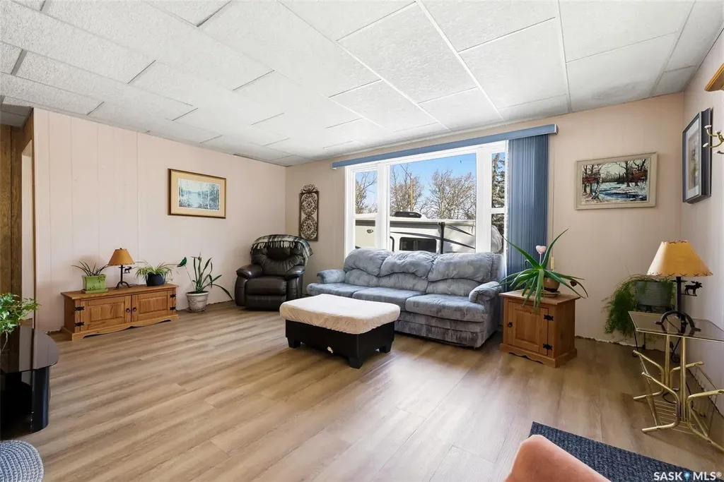 347 Green Avenue Regina Beach SK S0G 4C0