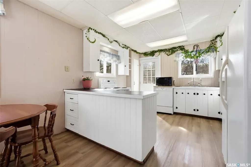 347 Green Avenue Regina Beach SK S0G 4C0
