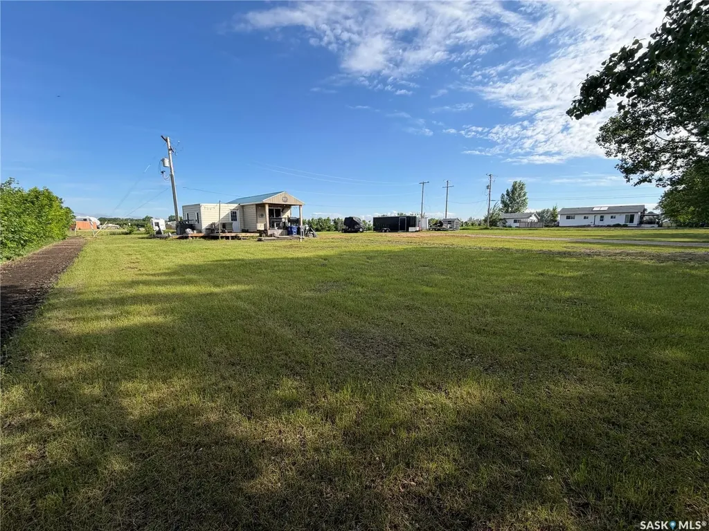 247 King Street Elbow SK S0H 1J0