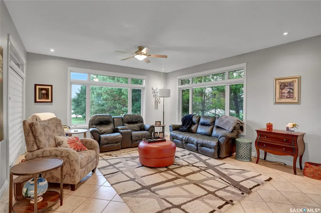 215-217 North Shore Drive Marquis Rm No. 191 SK S0H 4C0