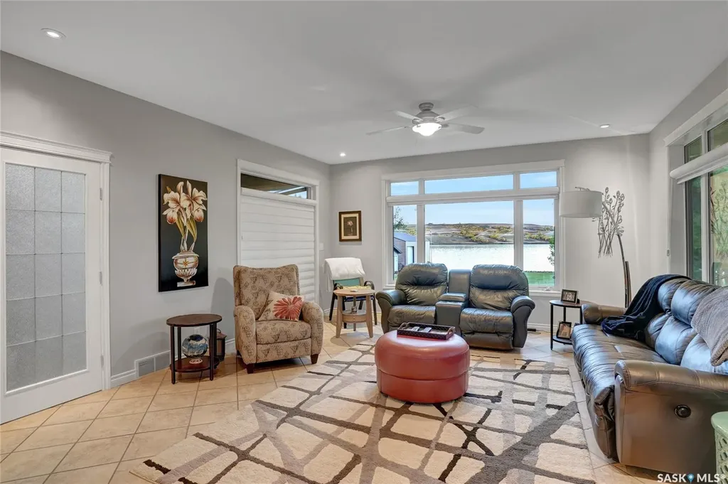 215-217 North Shore Drive Marquis Rm No. 191 SK S0H 4C0