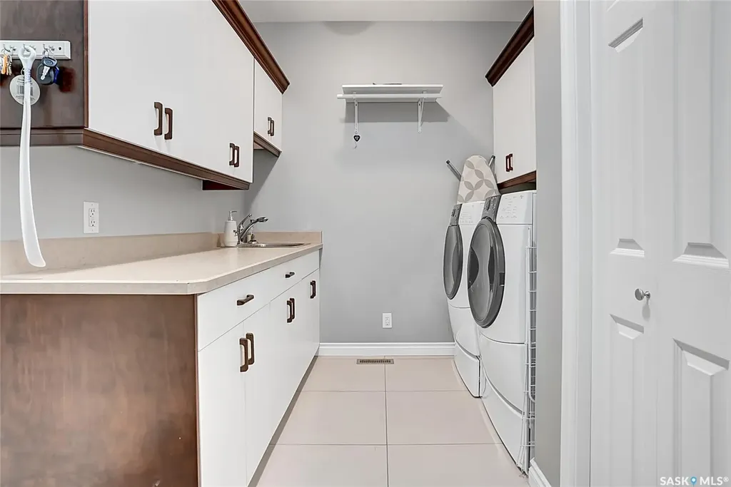 215-217 North Shore Drive Marquis Rm No. 191 SK S0H 4C0