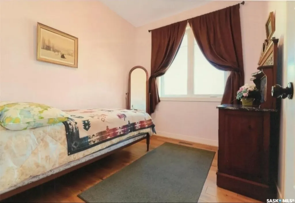 30 West Park Drive Battleford SK S0M 0E0