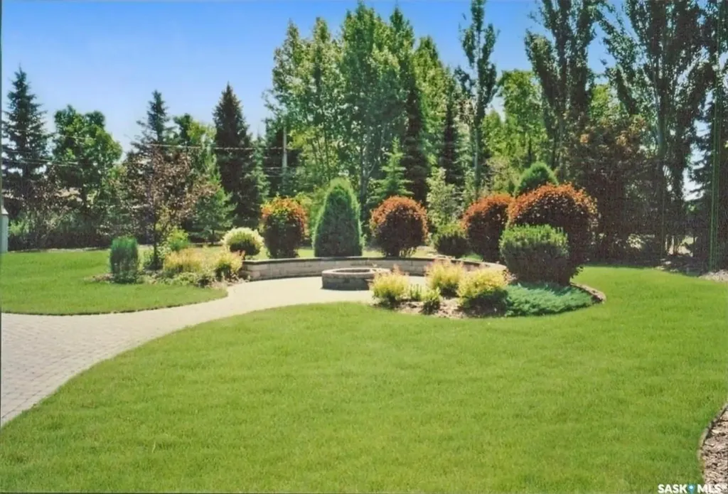 30 West Park Drive Battleford SK S0M 0E0
