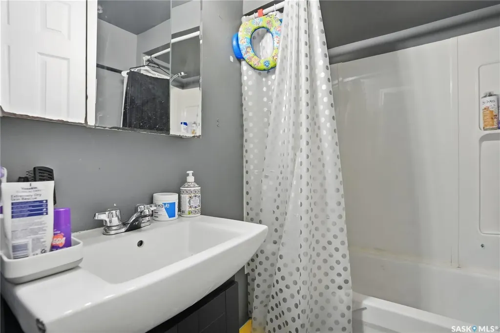632 Aberdeen Crescent Regina SK S4T 6A9