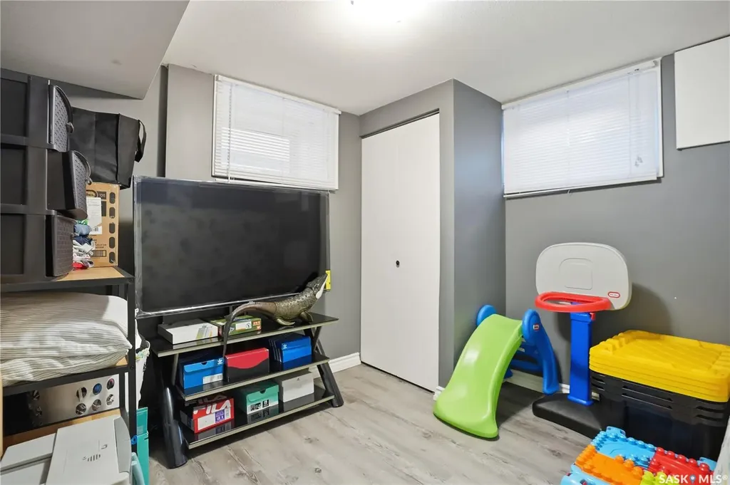 632 Aberdeen Crescent Regina SK S4T 6A9