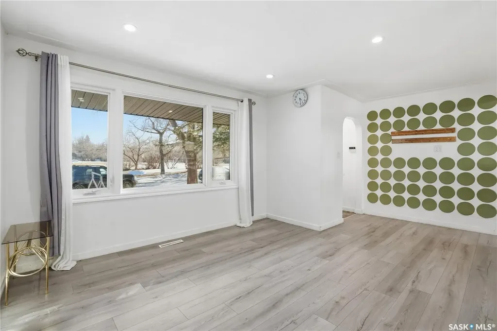 632 Aberdeen Crescent Regina SK S4T 6A9