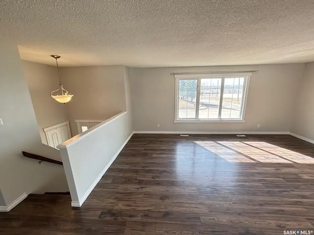 1446 Stadacona Street W Moose Jaw SK S6H 6R9