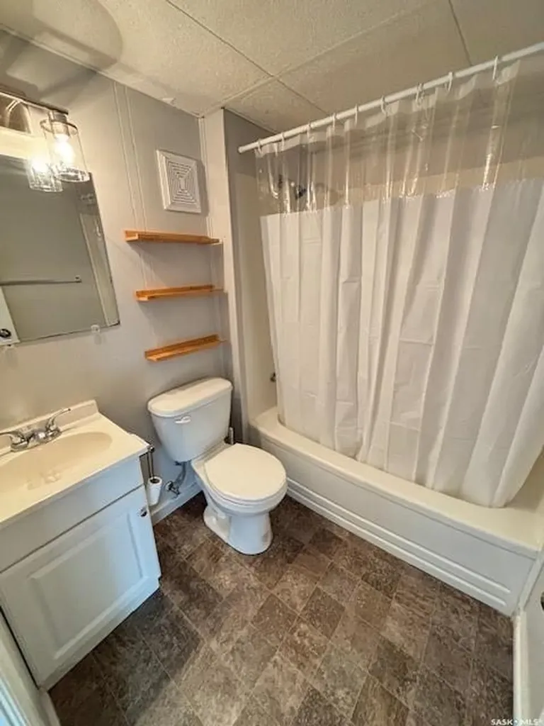 1446 Stadacona Street W Moose Jaw SK S6H 6R9
