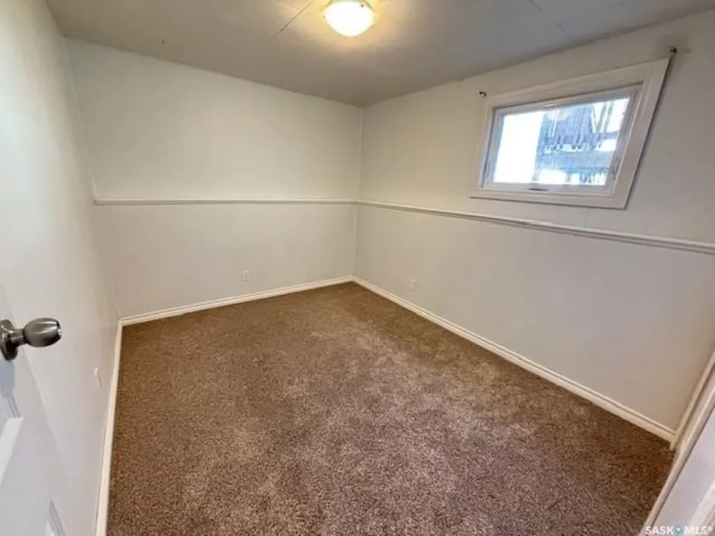1446 Stadacona Street W Moose Jaw SK S6H 6R9