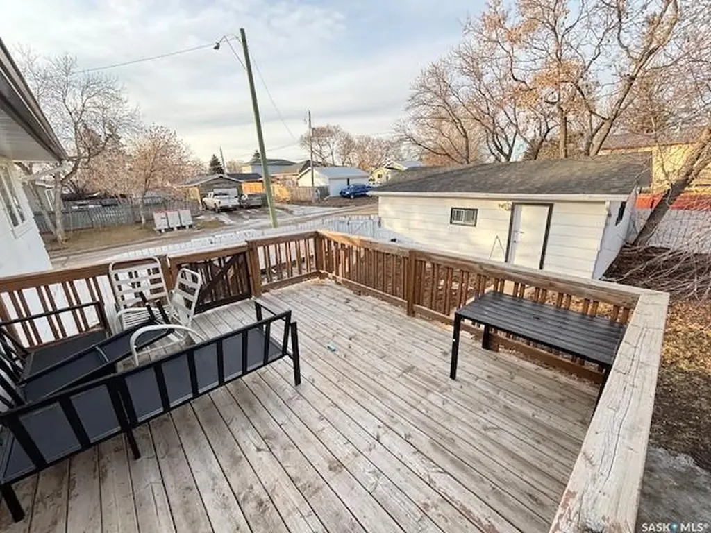 1446 Stadacona Street W Moose Jaw SK S6H 6R9