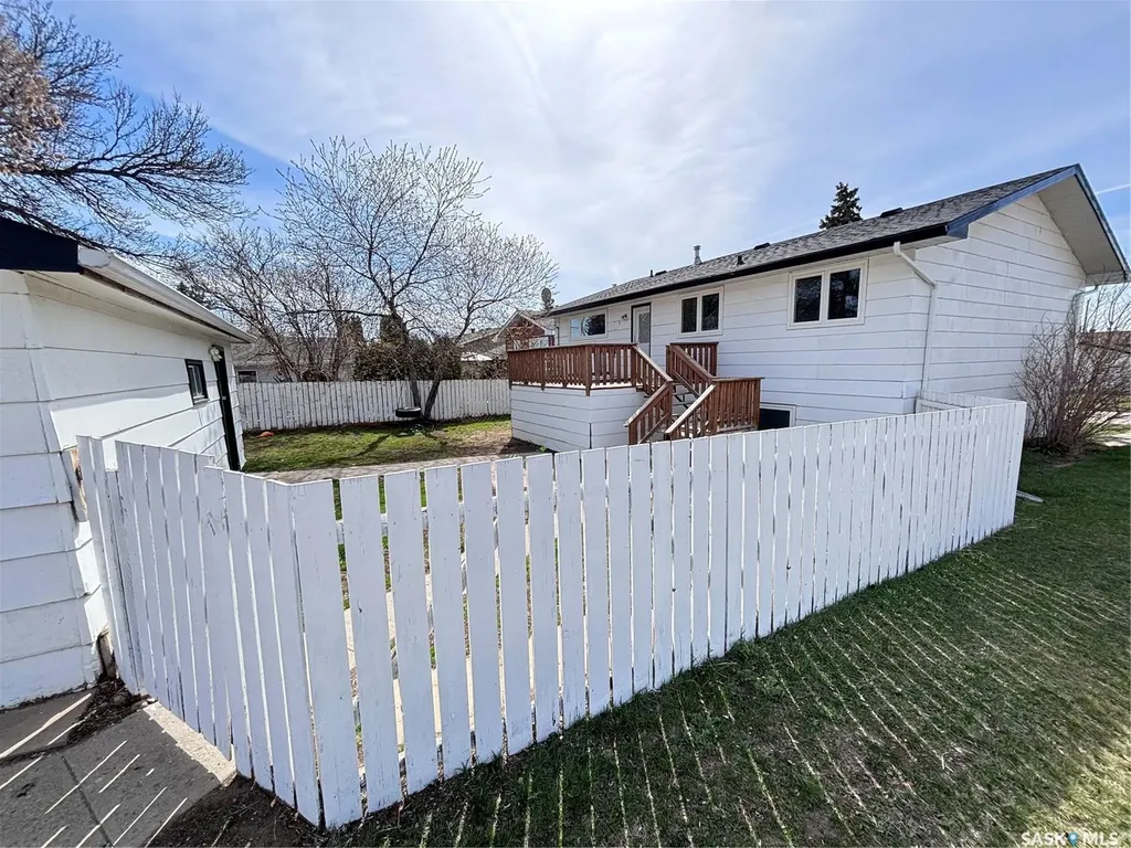 1446 Stadacona Street W Moose Jaw SK S6H 6R9