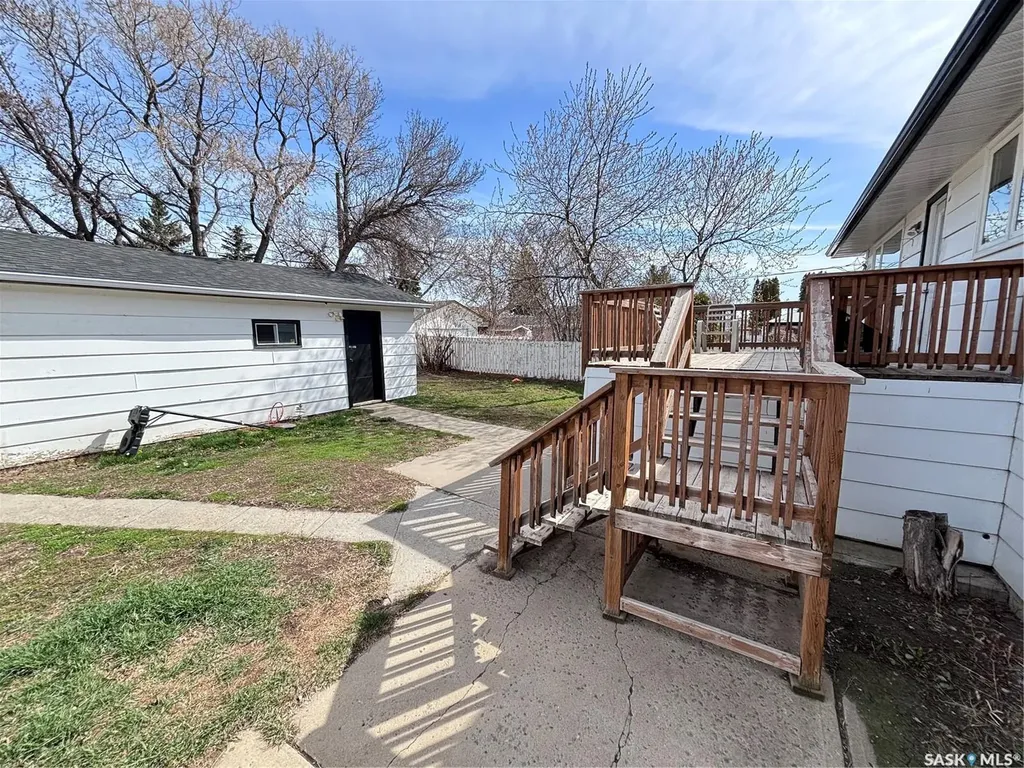 1446 Stadacona Street W Moose Jaw SK S6H 6R9