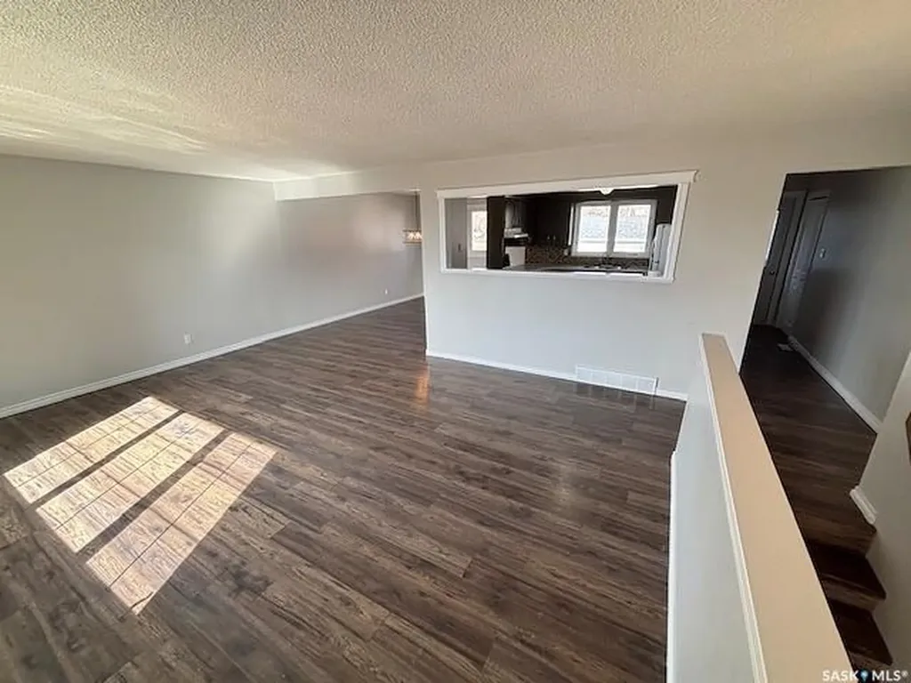 1446 Stadacona Street W Moose Jaw SK S6H 6R9