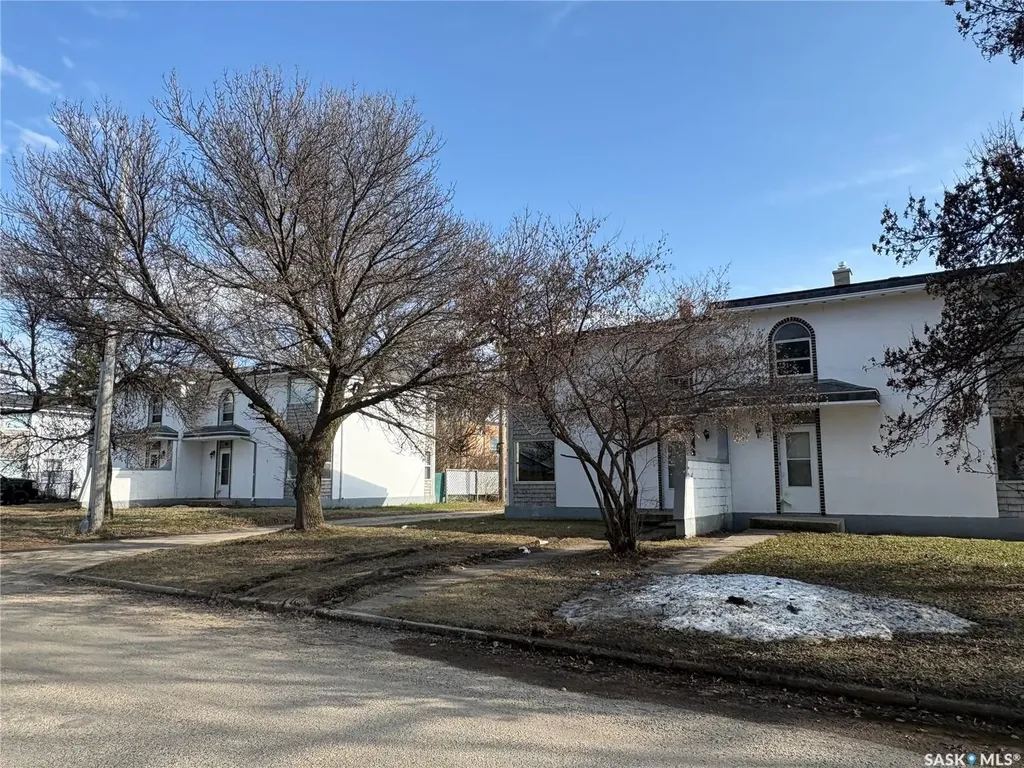 43 Bantry Street Lanigan SK S0K 2M0