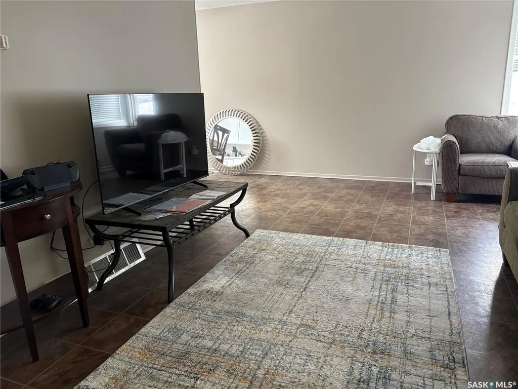43 Bantry Street Lanigan SK S0K 2M0