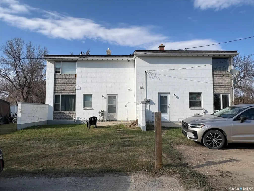 43 Bantry Street Lanigan SK S0K 2M0
