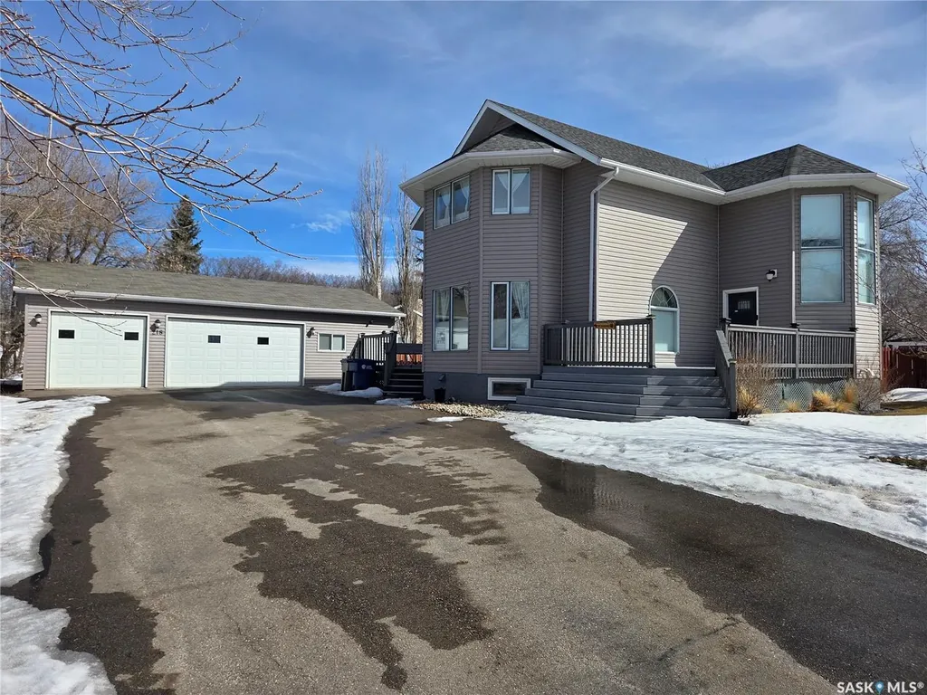 218 2nd Street E Carlyle SK S0C 0R0
