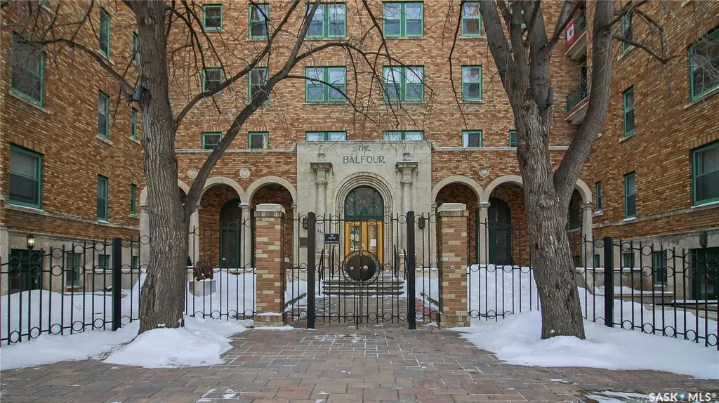 2305 Victoria Avenue Regina SK S4P 0S7