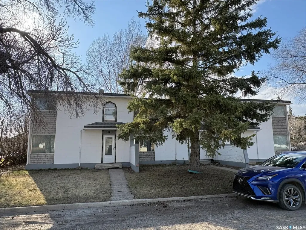 44 Mayo Street Lanigan SK S0K 2M0
