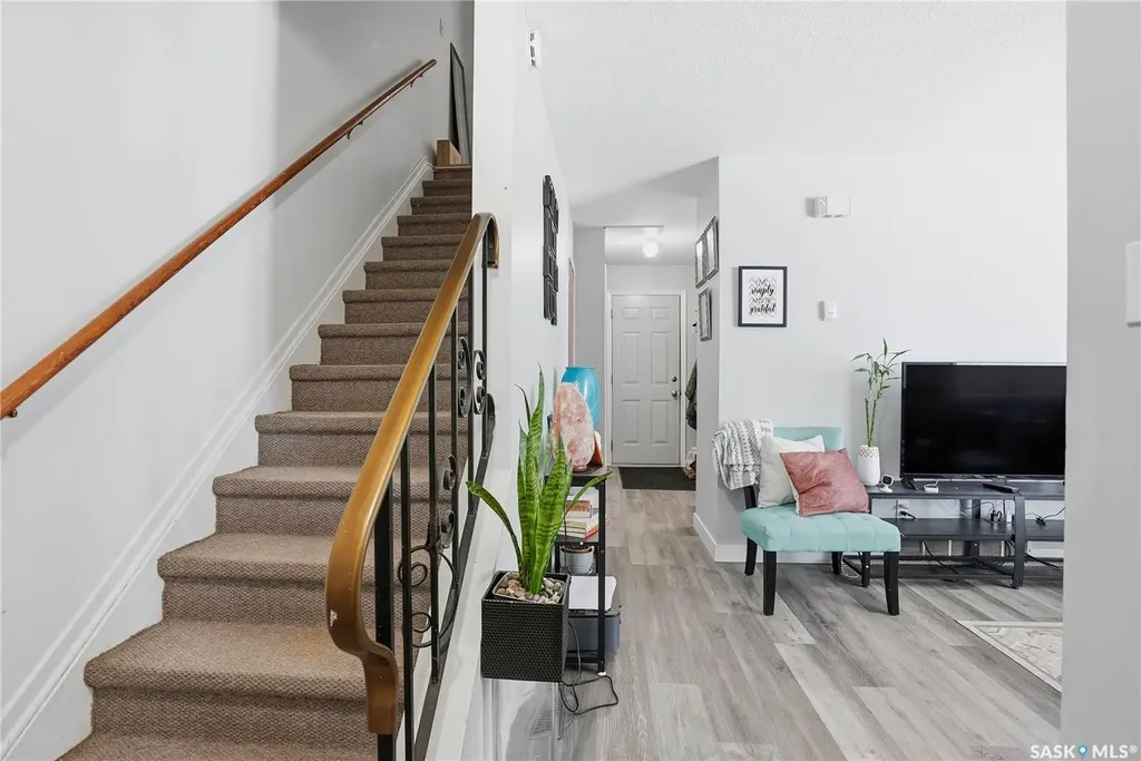 44 Mayo Street Lanigan SK S0K 2M0