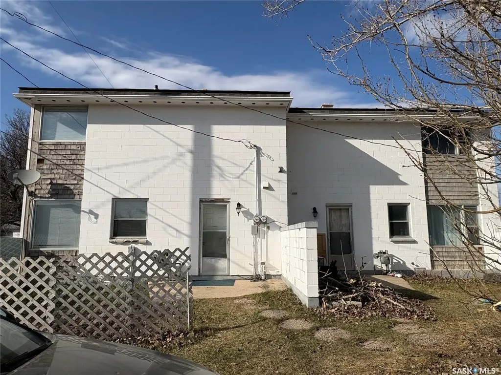 44 Mayo Street Lanigan SK S0K 2M0
