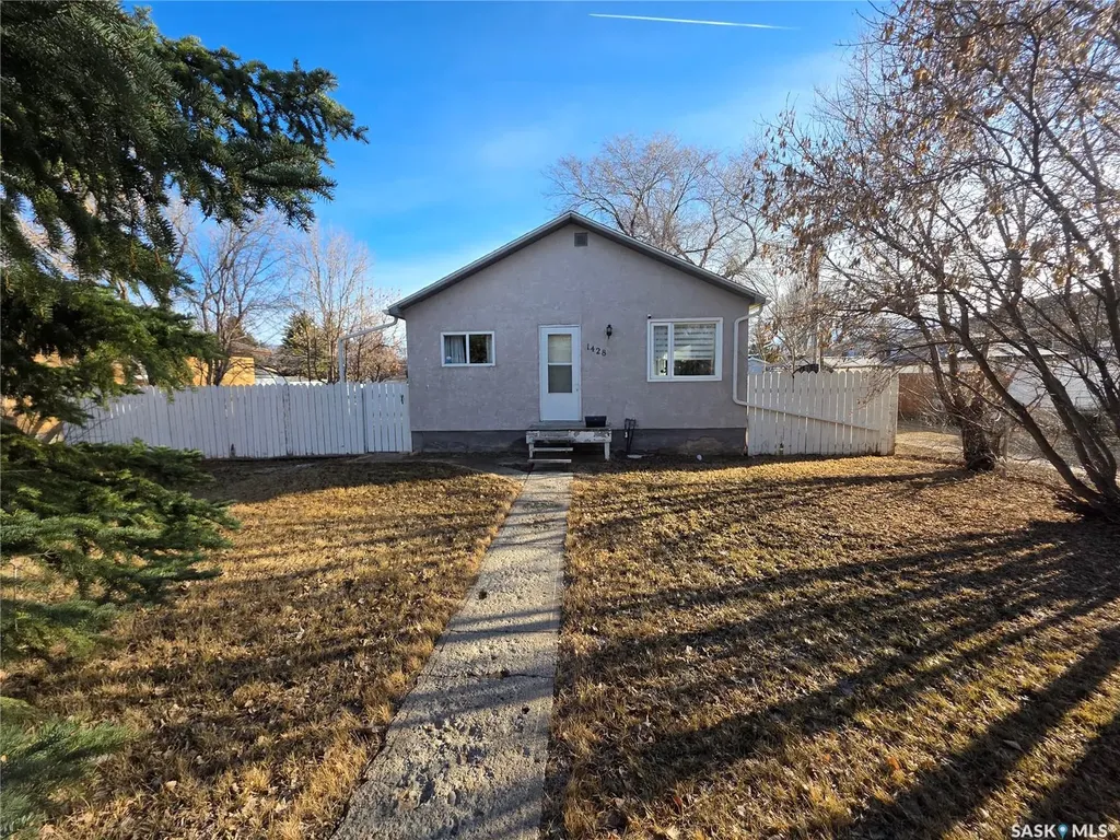 1428 Winnie Street Swift Current SK S9H 1R3