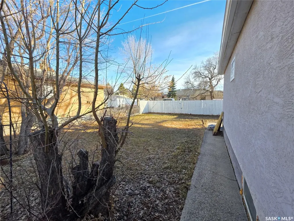 1428 Winnie Street Swift Current SK S9H 1R3