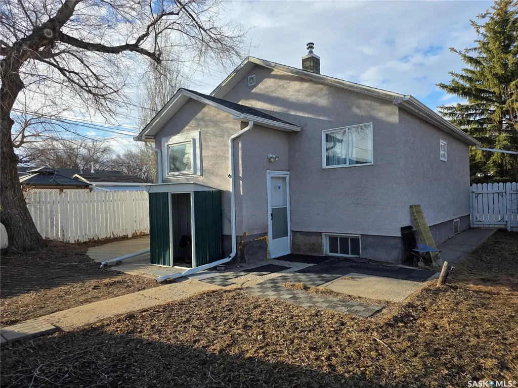 1428 Winnie Street Swift Current SK S9H 1R3