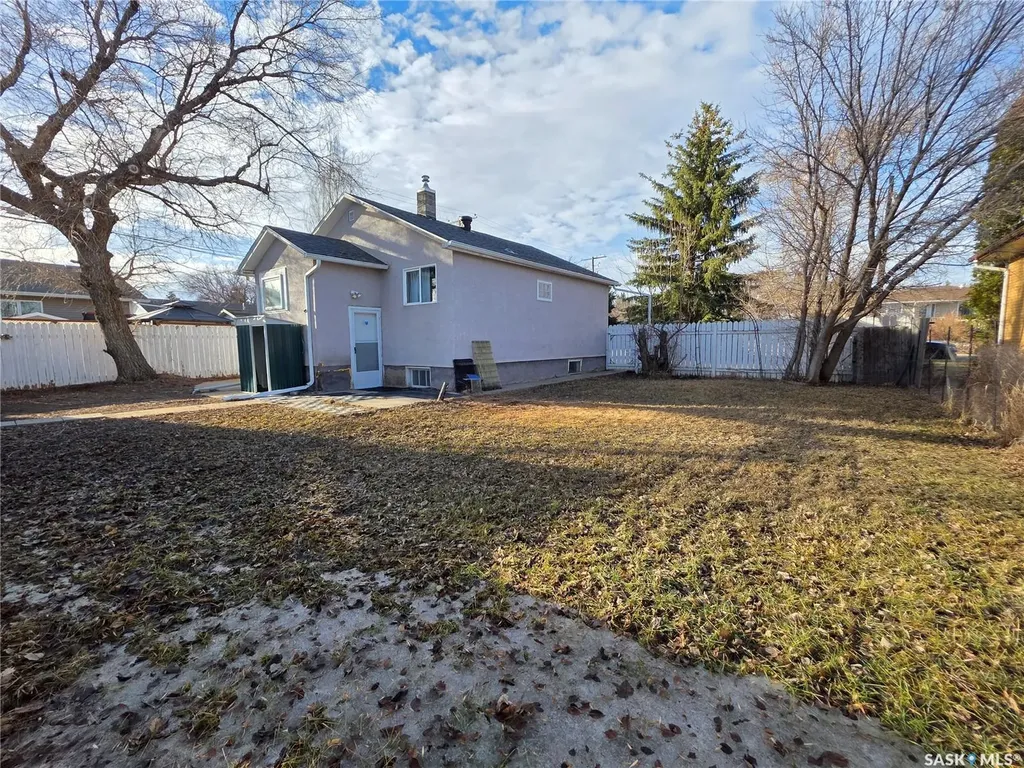 1428 Winnie Street Swift Current SK S9H 1R3