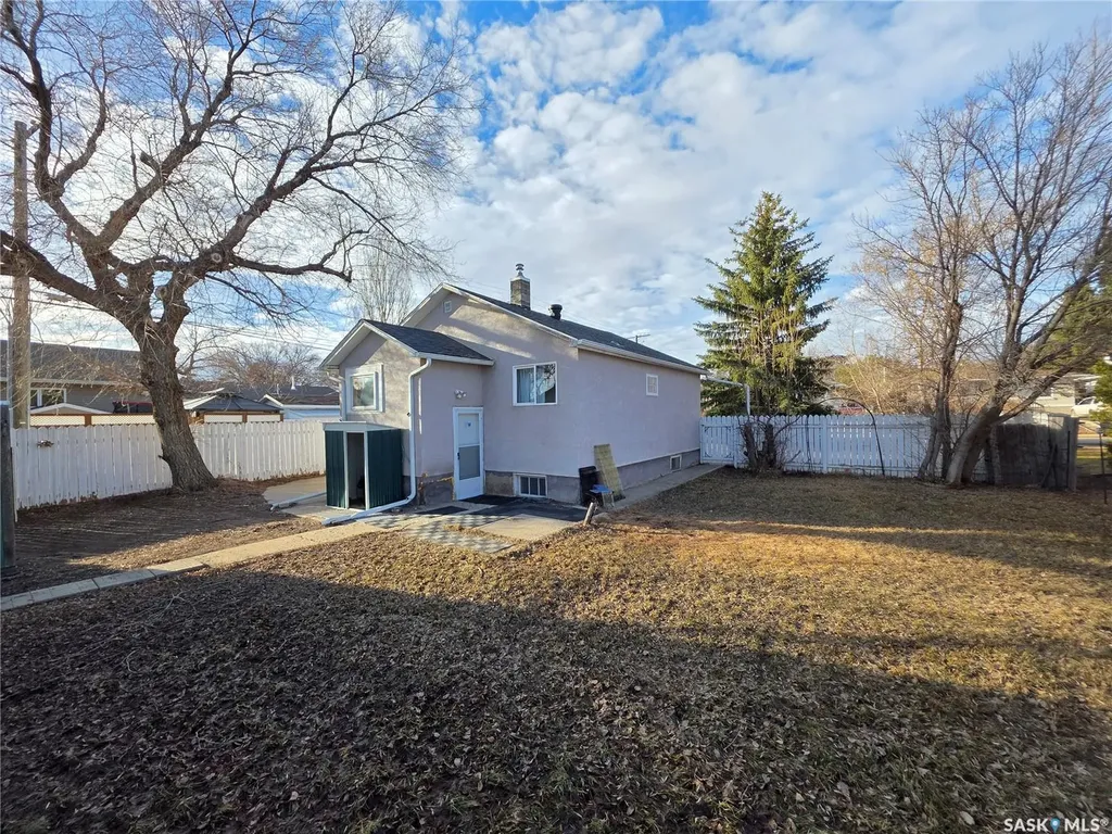 1428 Winnie Street Swift Current SK S9H 1R3