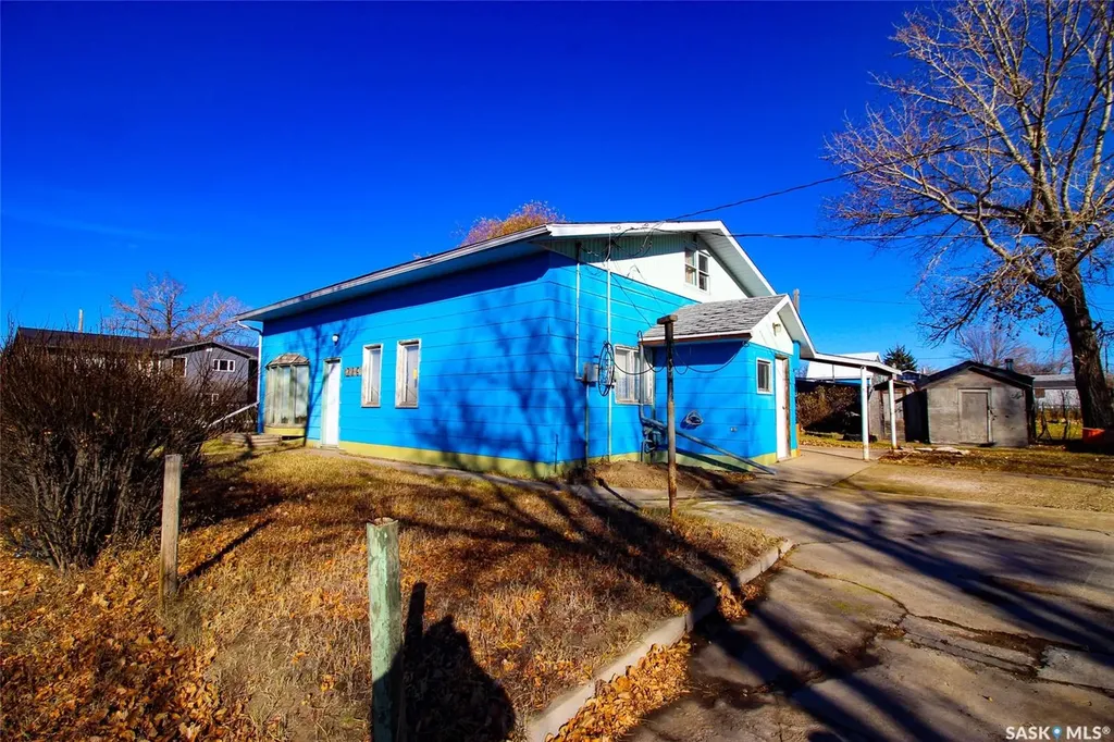 216 2nd Street E Shaunavon SK S0N 2M0
