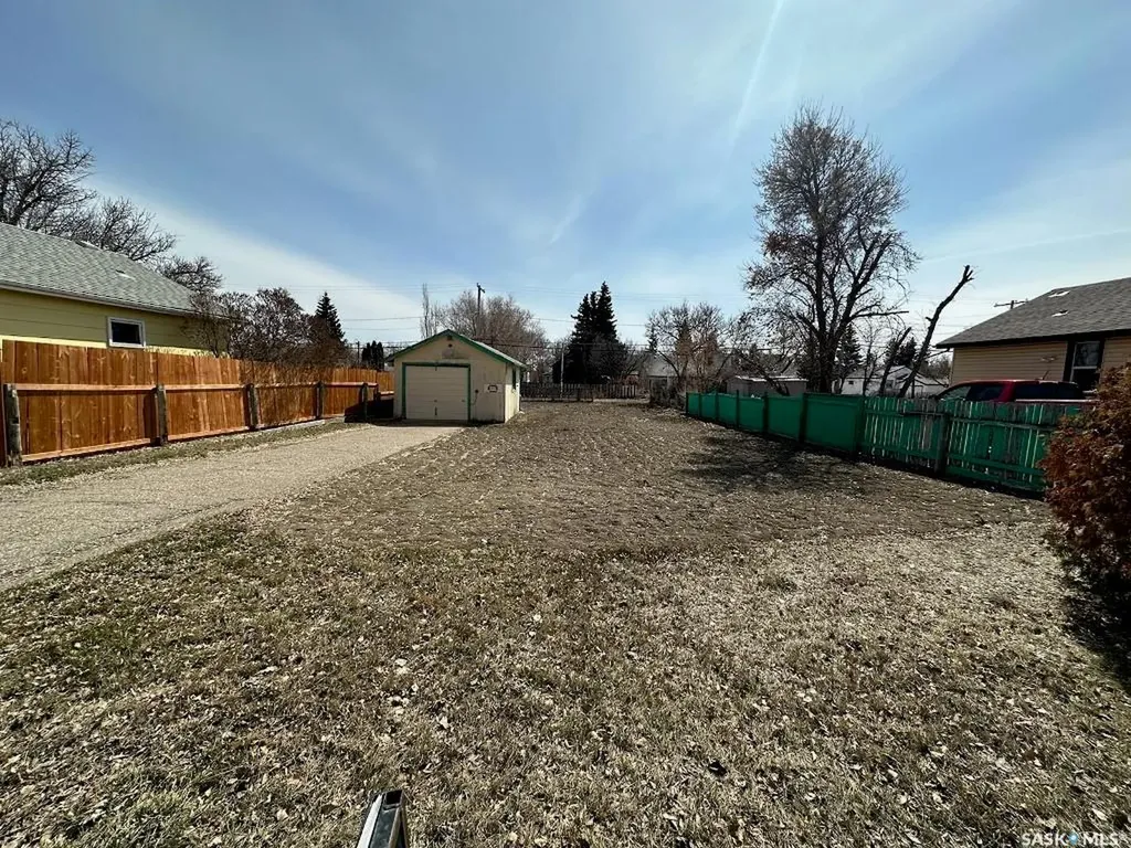 217 4th Avenue Kindersley SK S0L 1S0