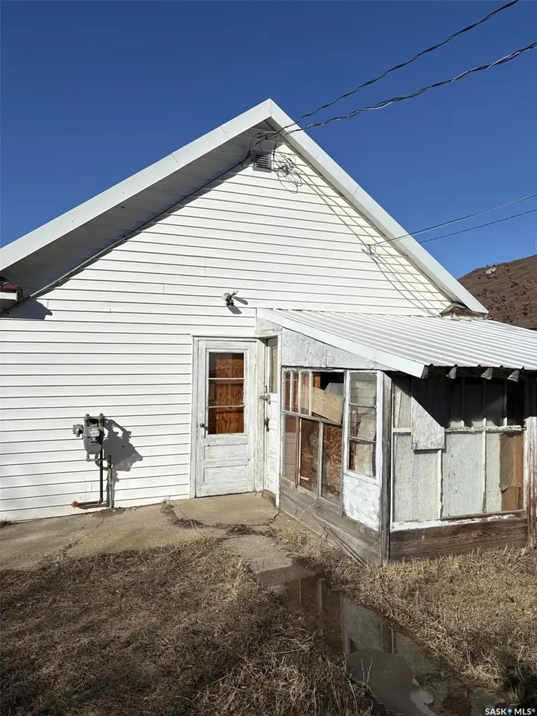 55 Iroquois Street W Moose Jaw SK S6H 5A4