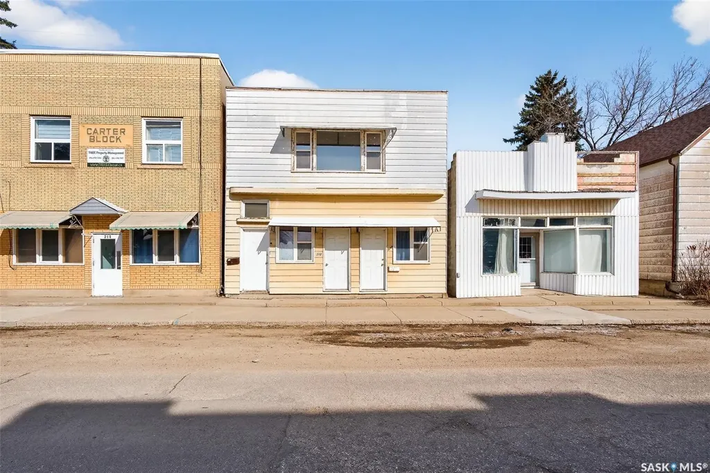 308-312 Fairford Street W Moose Jaw SK S6H 1V9