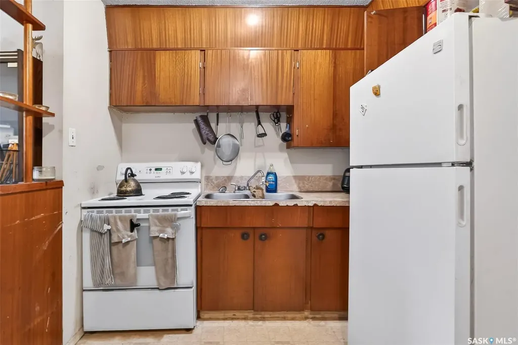 308-312 Fairford Street W Moose Jaw SK S6H 1V9