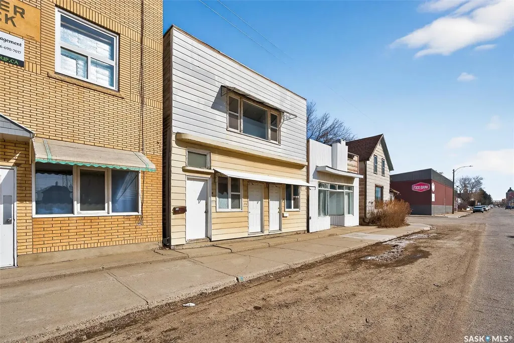 308-312 Fairford Street W Moose Jaw SK S6H 1V9