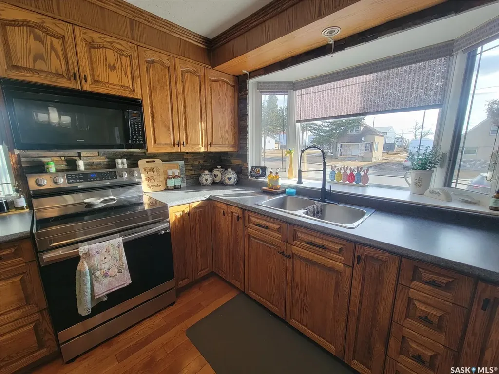 4702 Leader Street Macklin SK S0L 2C0