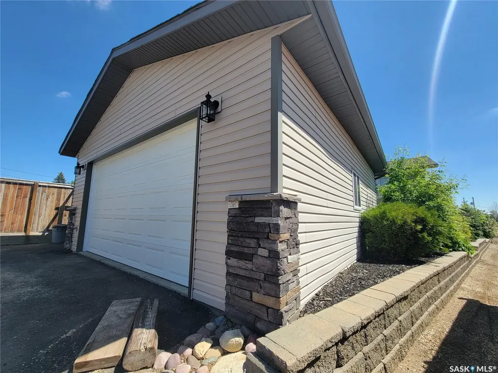 4702 Leader Street Macklin SK S0L 2C0