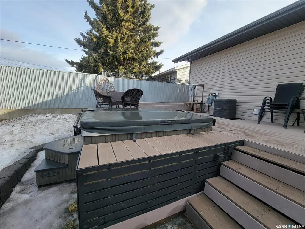 4702 Leader Street Macklin SK S0L 2C0