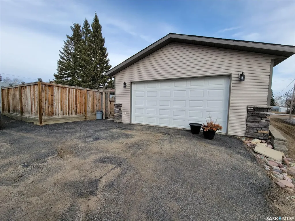 4702 Leader Street Macklin SK S0L 2C0